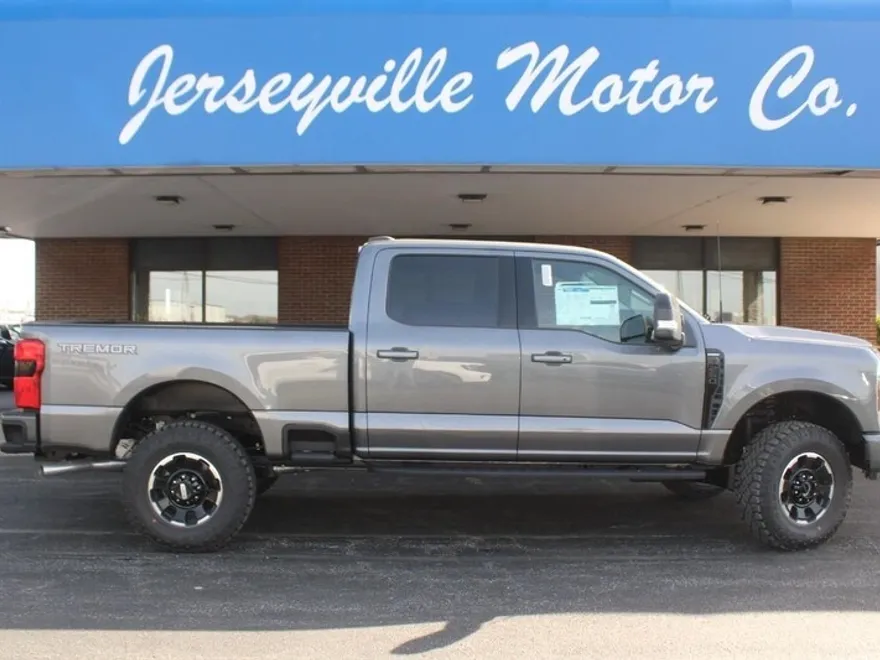 2025 Ford F-250 Lariat photo 1