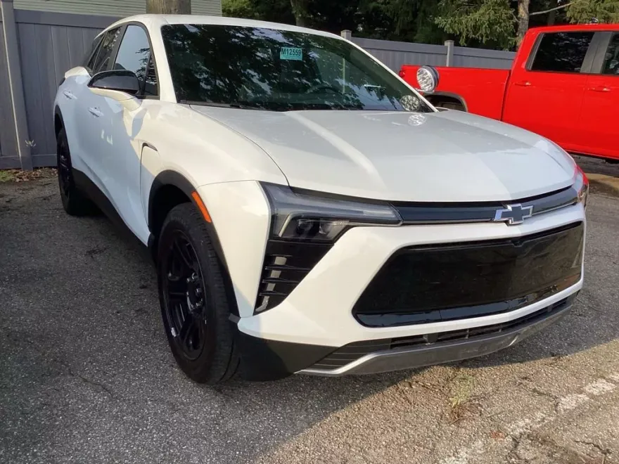 2025 Chevrolet Blazer EV photo 1
