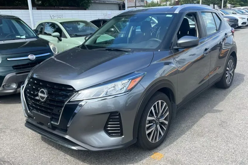 2023 Nissan Kicks SV photo 1