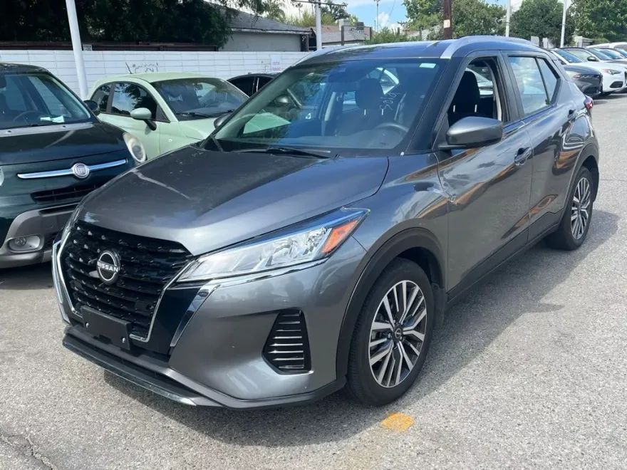 2023 Nissan Kicks SV photo 1