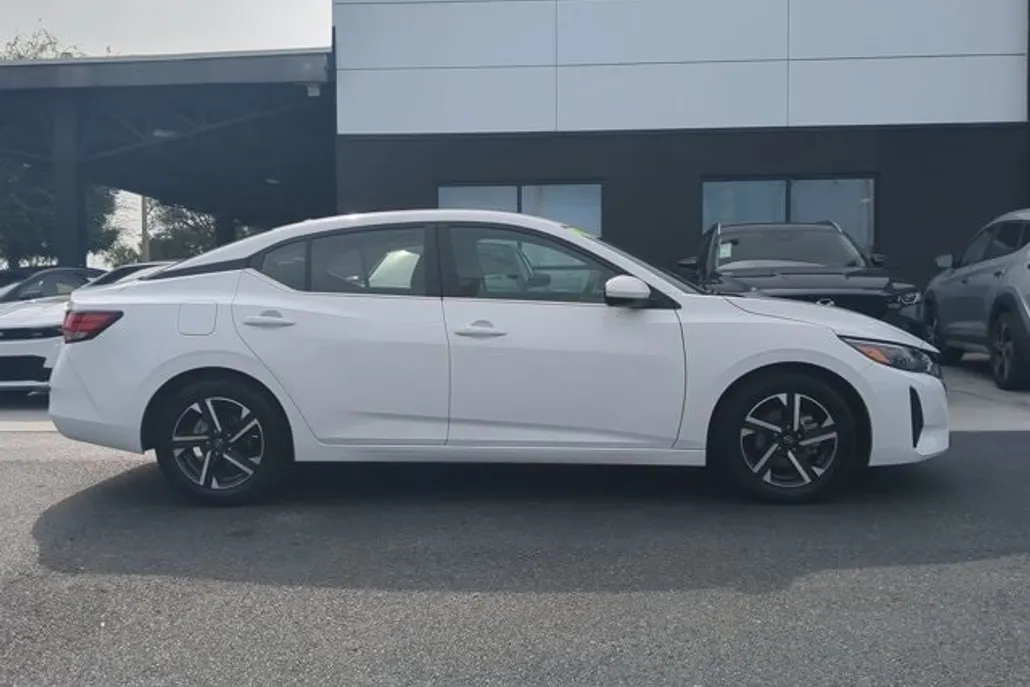 2024 Nissan Sentra SV photo 1