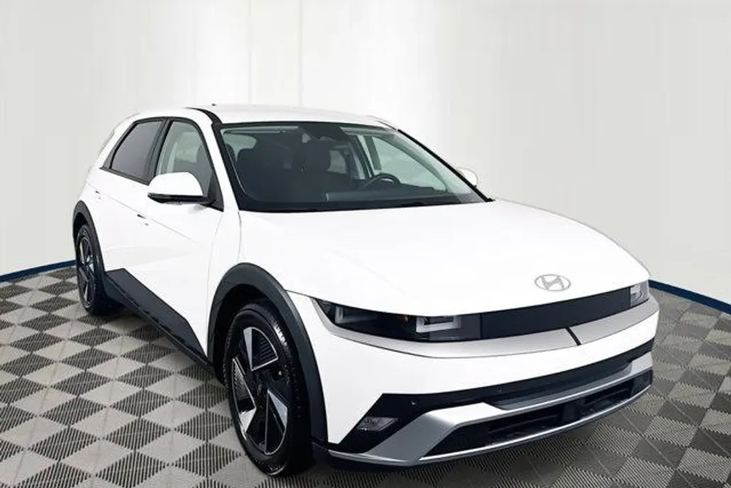 2025 Hyundai Ioniq 5 SE photo 1