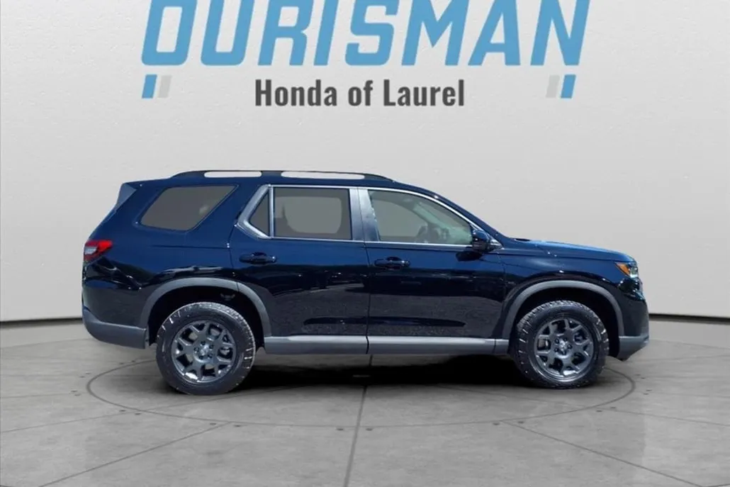 2025 Honda Pilot TrailSport photo 1