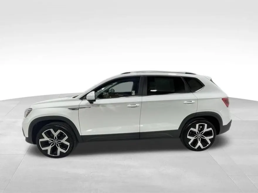2022 Volkswagen Taos SEL photo 1