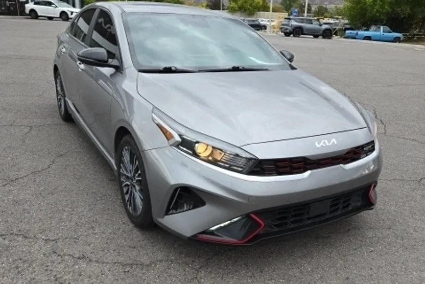 2023 Kia Forte GT-Line photo 1