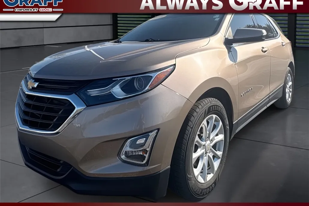 2018 Chevrolet Equinox LT photo 1