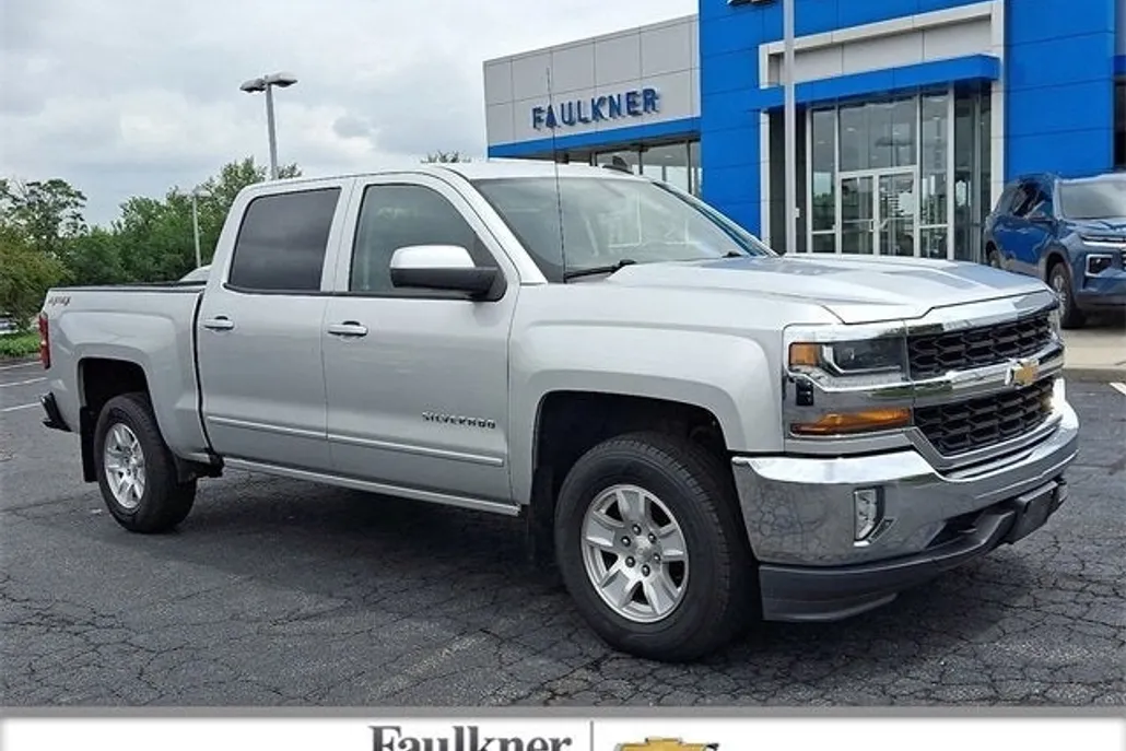 2018 Chevrolet Silverado 1500 LT photo 1