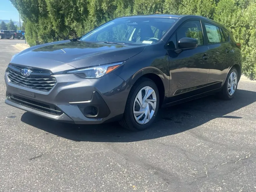 2025 Subaru Impreza Base photo 1