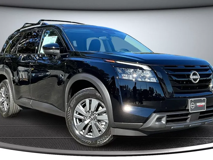 2025 Nissan Pathfinder SV photo 1