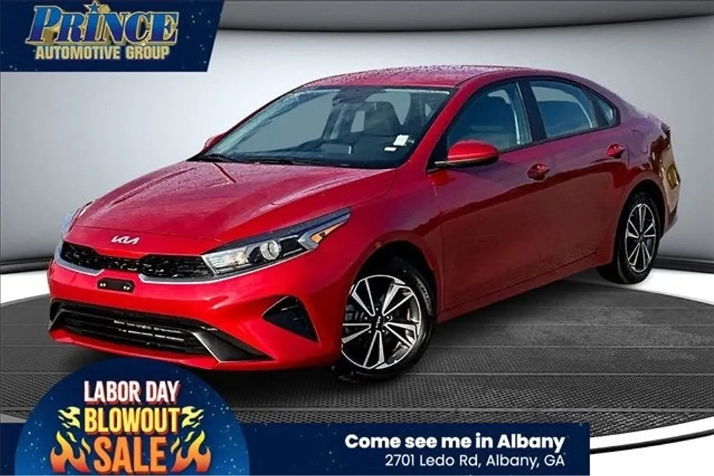 2023 Kia Forte LXS photo 1