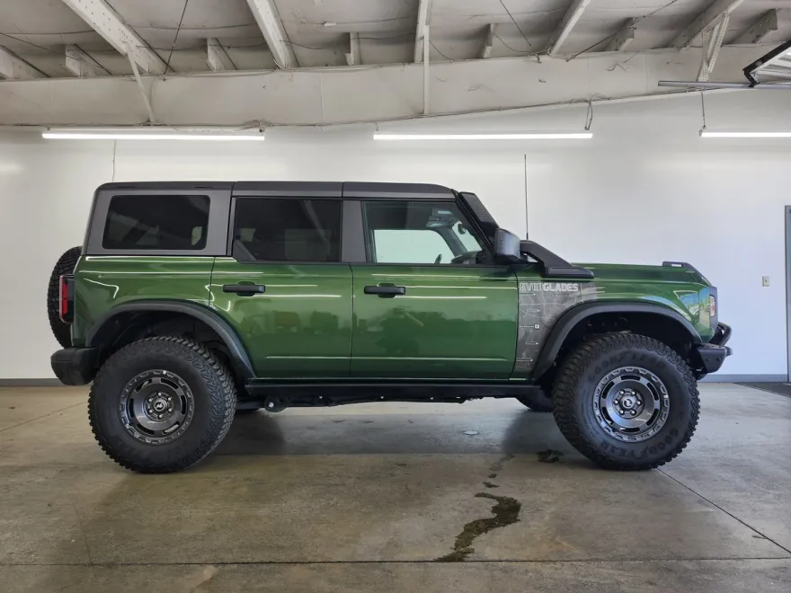 2024 Ford Bronco Everglades photo 1