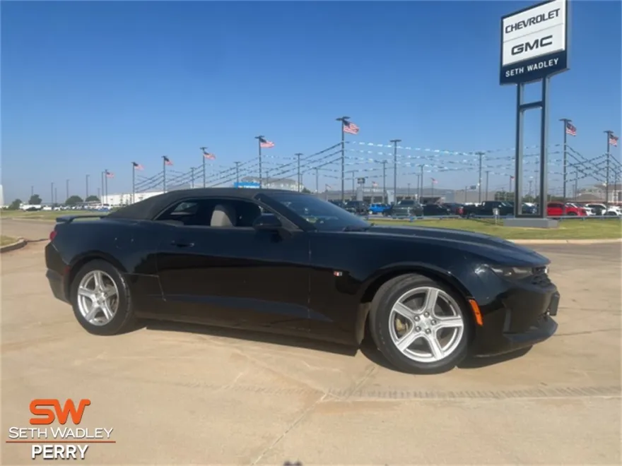 2020 Chevrolet Camaro 1LT photo 1