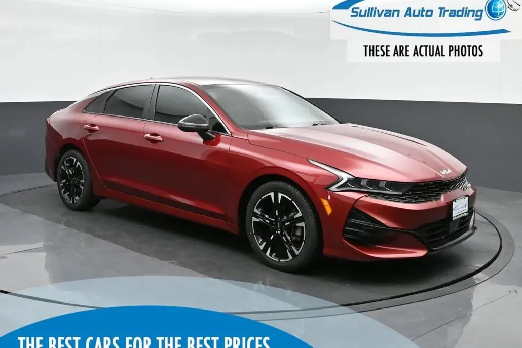 2023 Kia K5 GT-Line photo 1