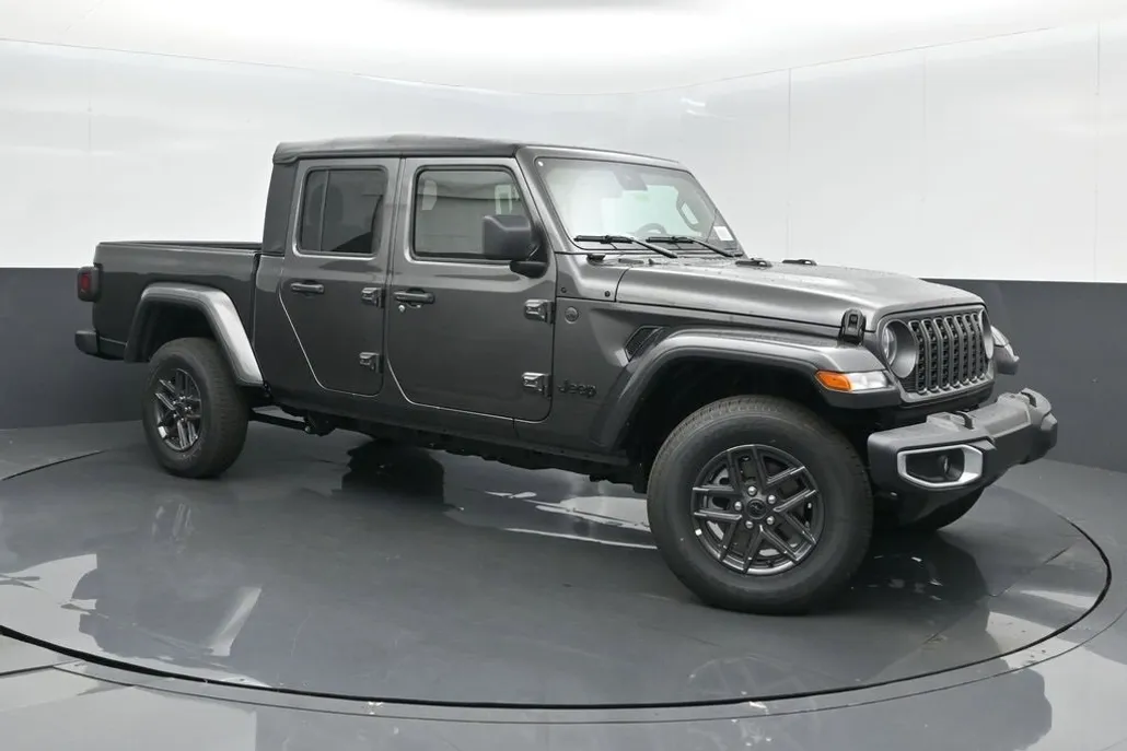 2025 Jeep Gladiator Sport S photo 1