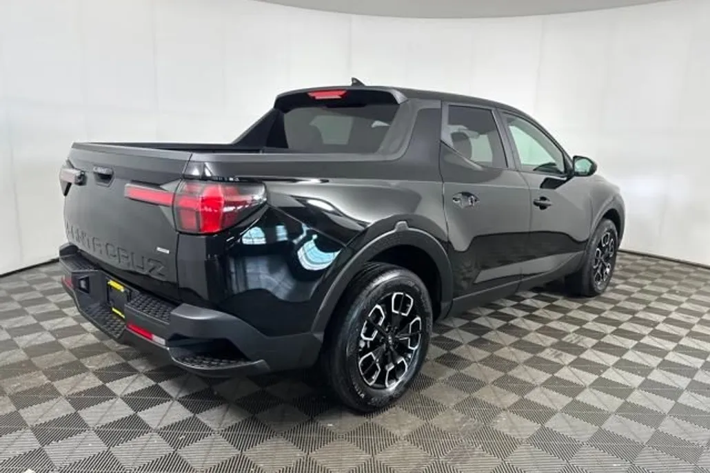 2024 Hyundai Santa Cruz SE photo 1