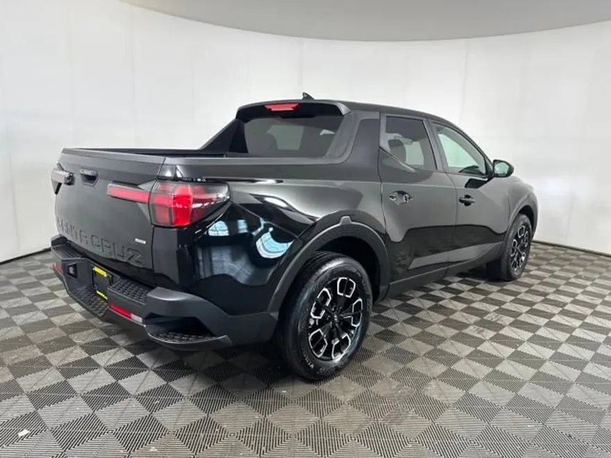 2024 Hyundai Santa Cruz SE photo 1