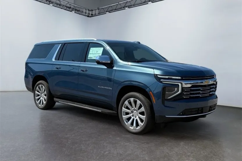 2025 Chevrolet Suburban Premier photo 1
