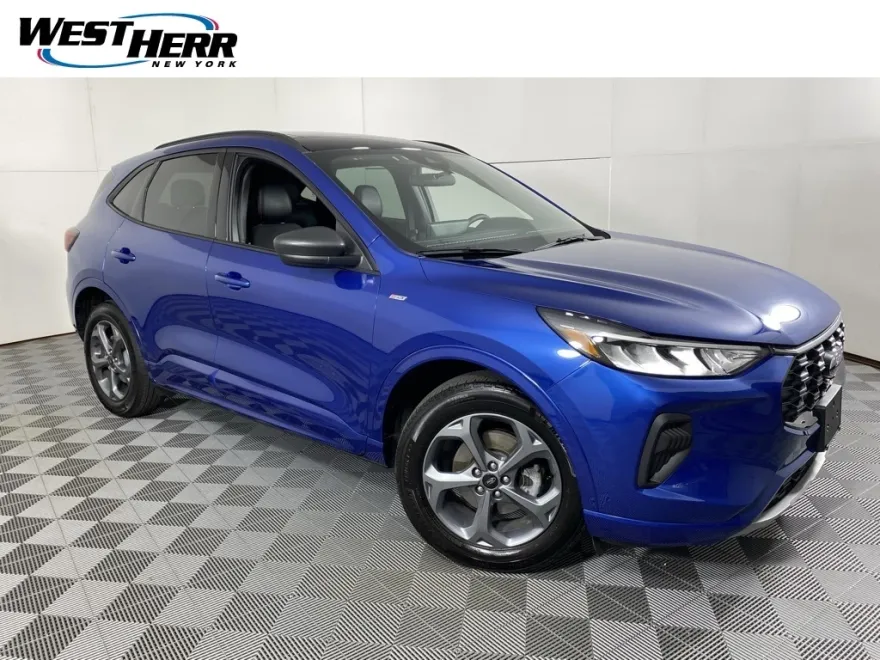2023 Ford Escape ST-Line photo 1