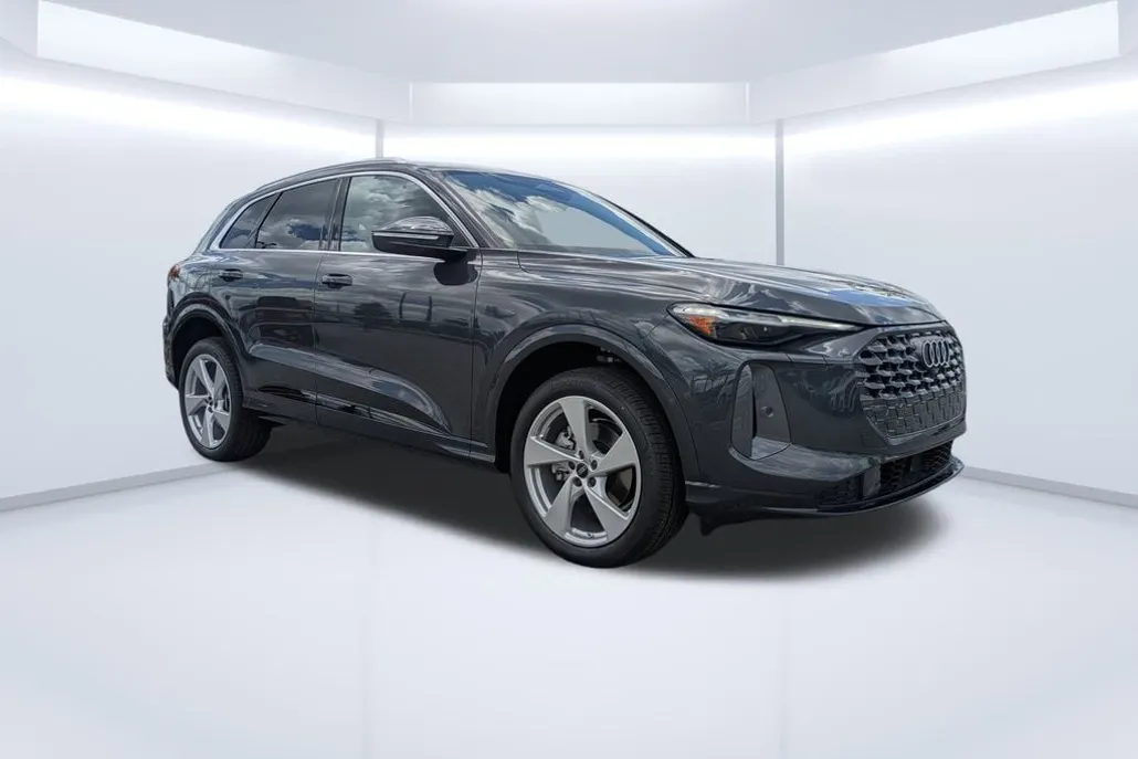 2025 Audi Q5 Premium Plus photo 1