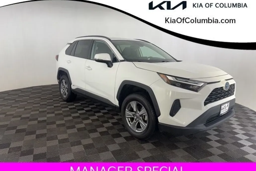 2022 Toyota RAV4 Hybrid XLE photo 1