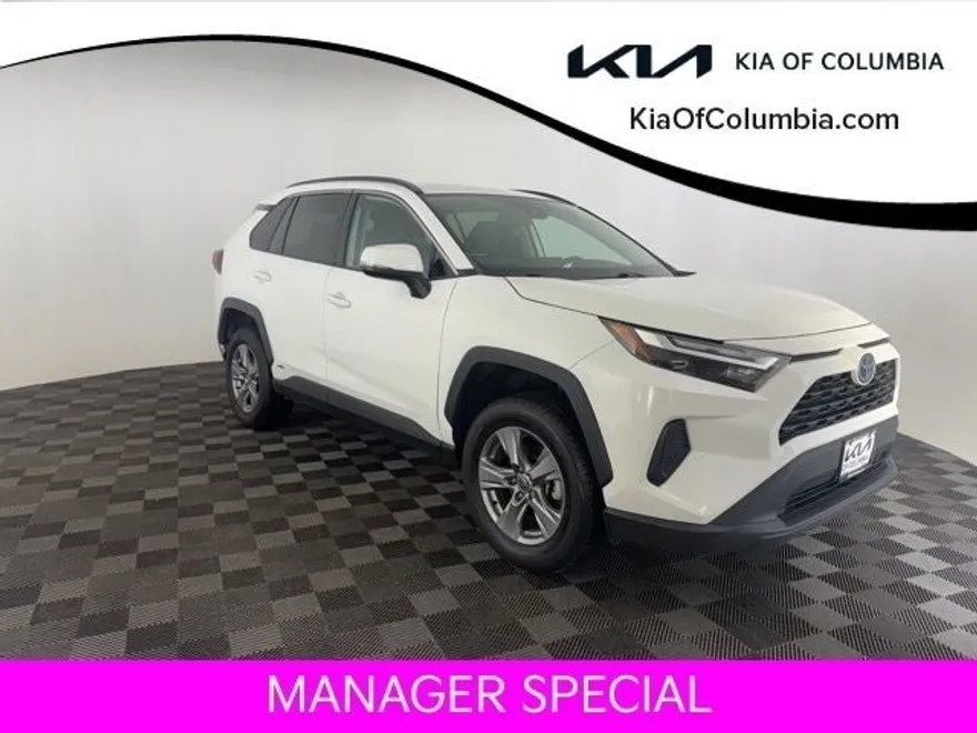 2022 Toyota RAV4 Hybrid XLE photo 1