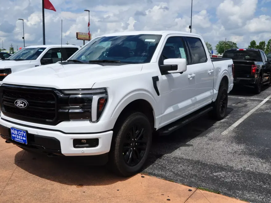 2025 Ford F-150 Lariat photo 1