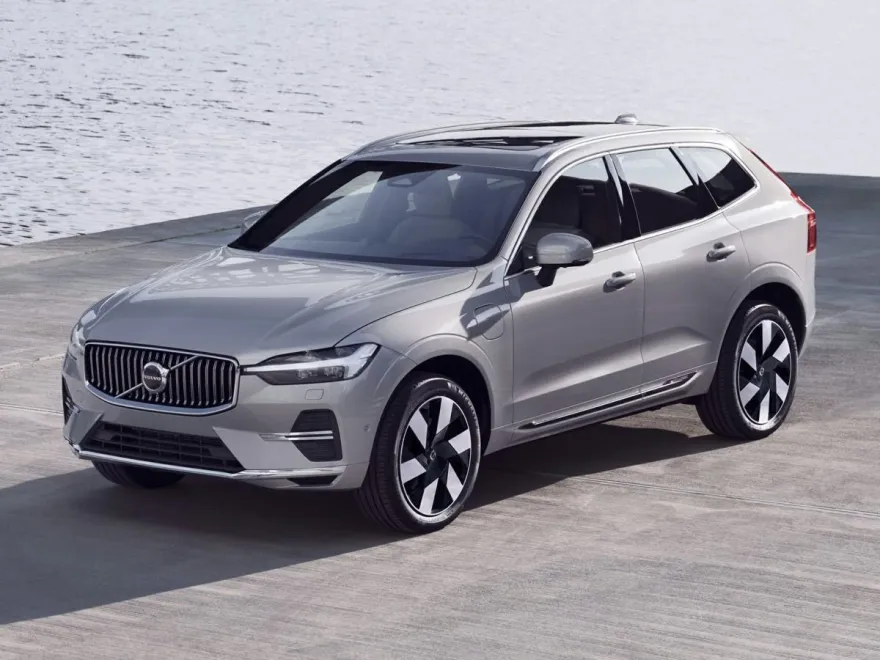 2023 Volvo XC60 Recharge Hybrid T8 Plus photo 1