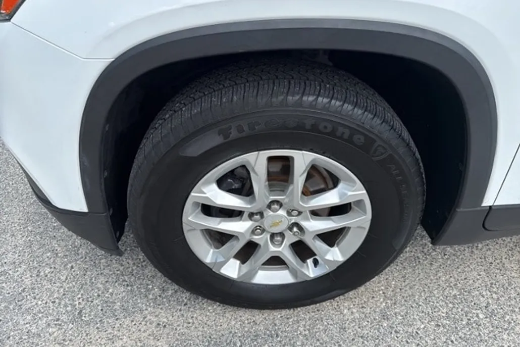 2019 Chevrolet Traverse 1LS photo 1
