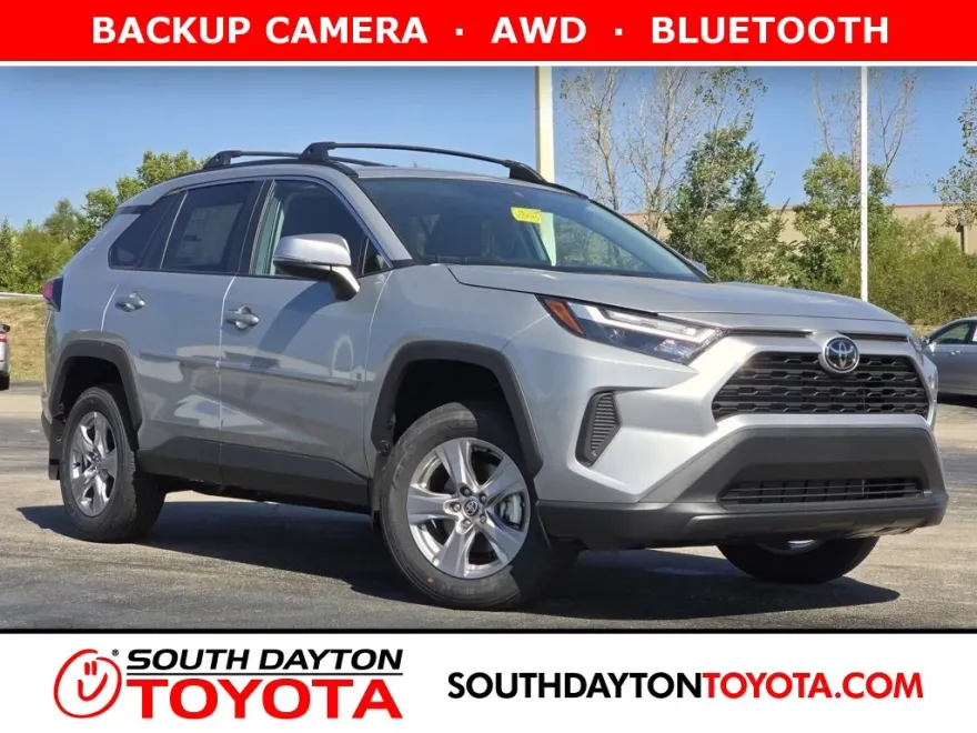 2025 Toyota RAV4 XLE photo 1