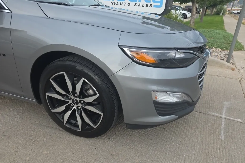 2023 Chevrolet Malibu RS photo 1