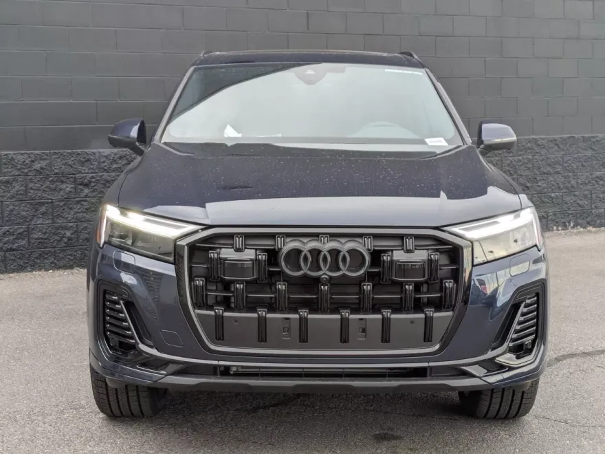 2025 Audi Q7 45 Premium Plus photo 1