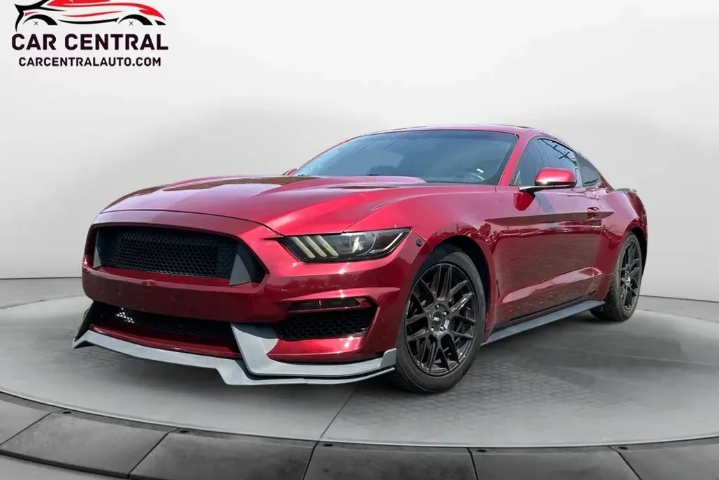 2017 Ford Mustang EcoBoost photo 1