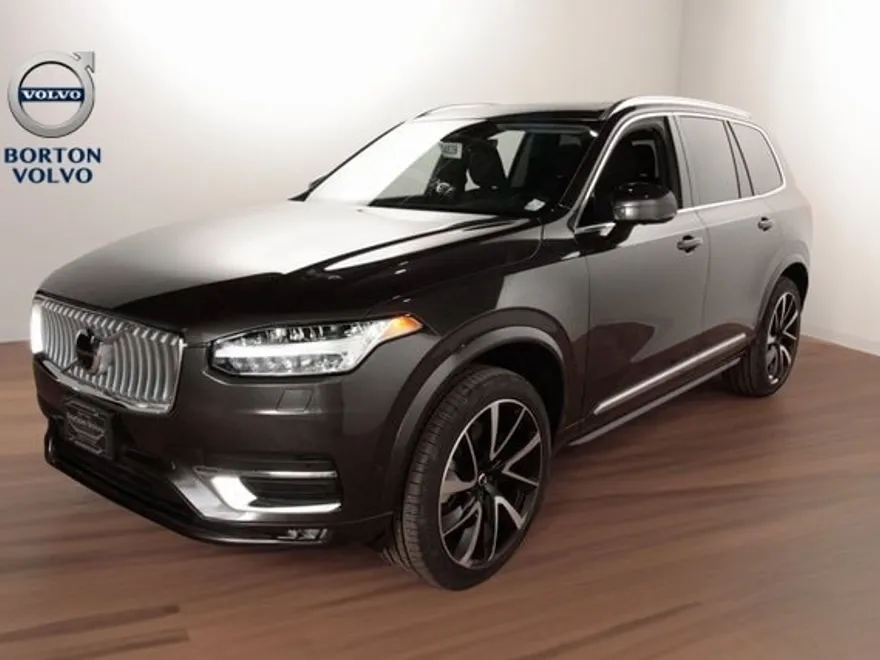 2025 Volvo XC90 Plus photo 1