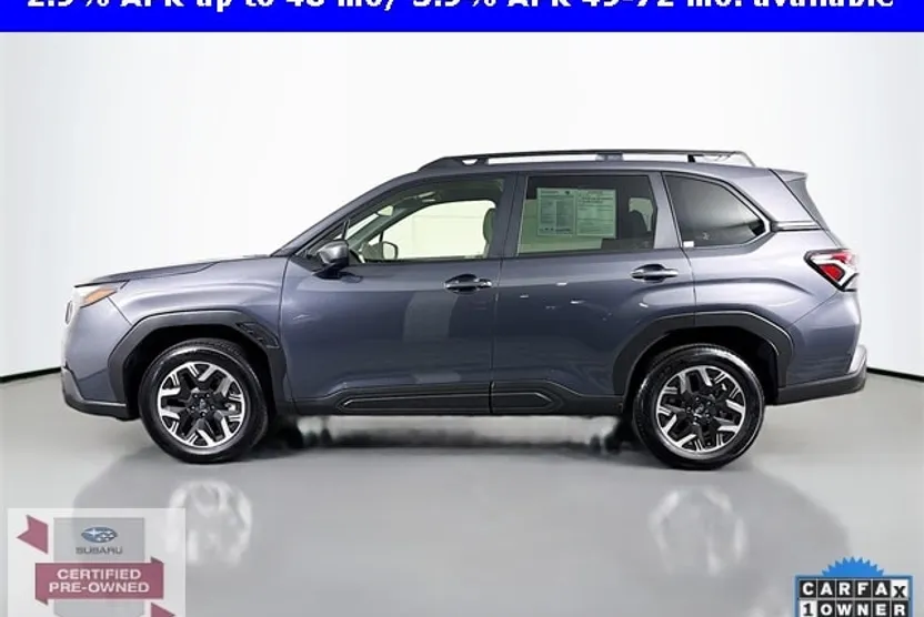 2025 Subaru Forester Premium photo 1