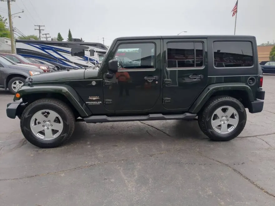 2011 Jeep Wrangler Unlimited Sahara photo 1