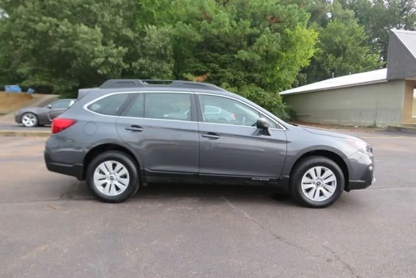 2019 Subaru Outback 2.5i photo 1