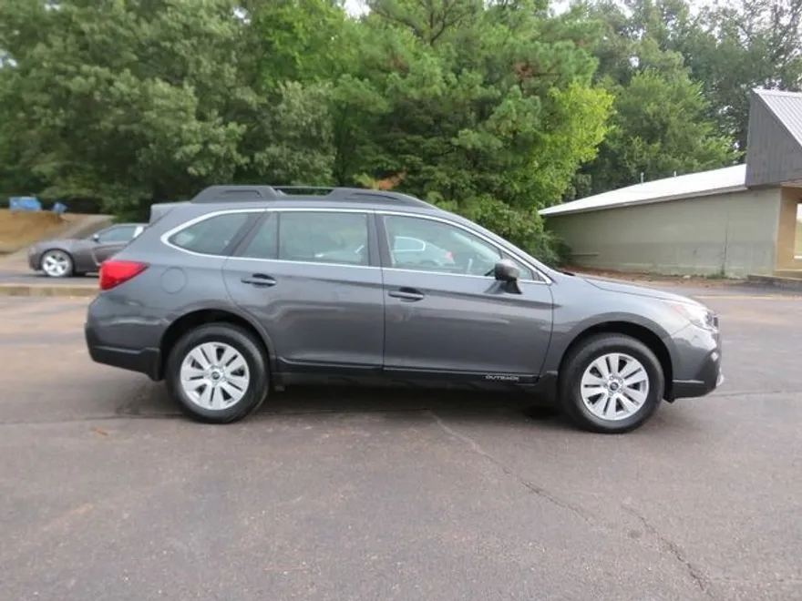 2019 Subaru Outback 2.5i photo 1