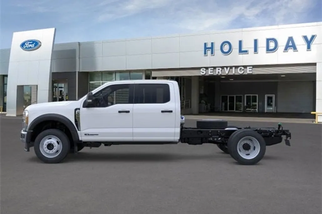 2025 Ford F-450 photo 1