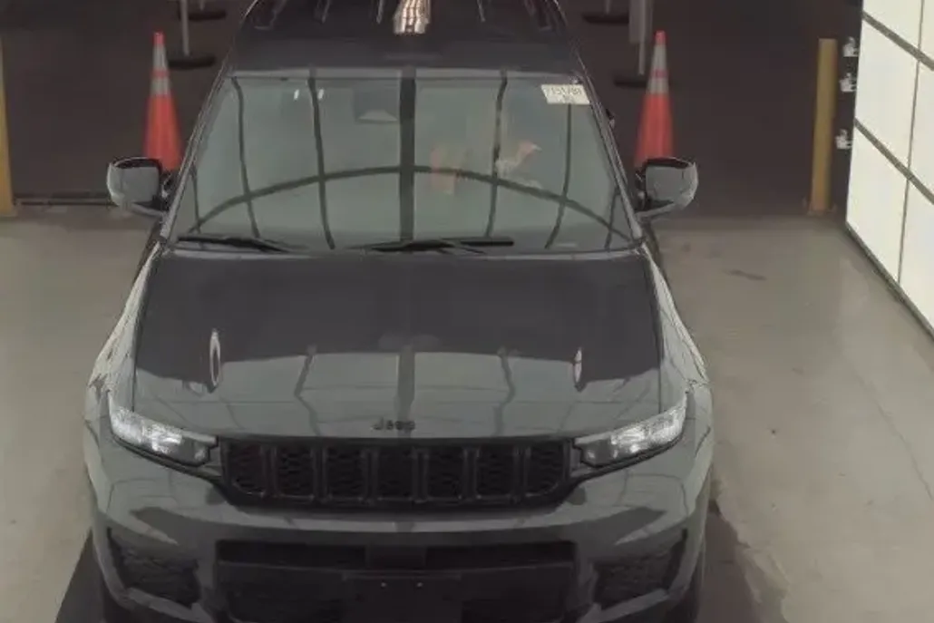2024 Jeep Grand Cherokee Altitude photo 1