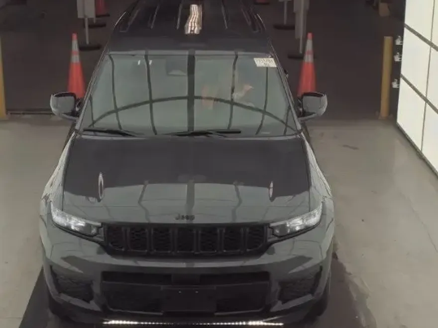 2024 Jeep Grand Cherokee Altitude photo 1