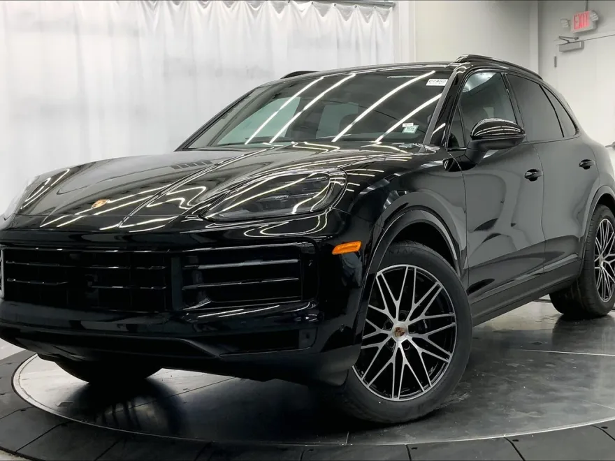 2025 Porsche Cayenne photo 1