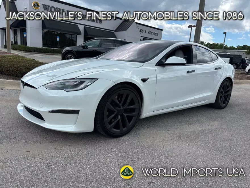 2022 Tesla Model S Plaid photo 1