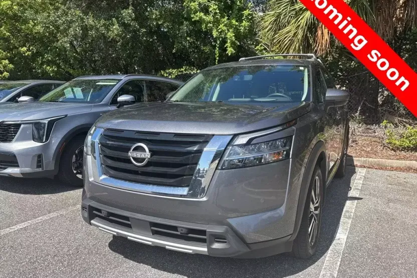 2024 Nissan Pathfinder Platinum photo 1