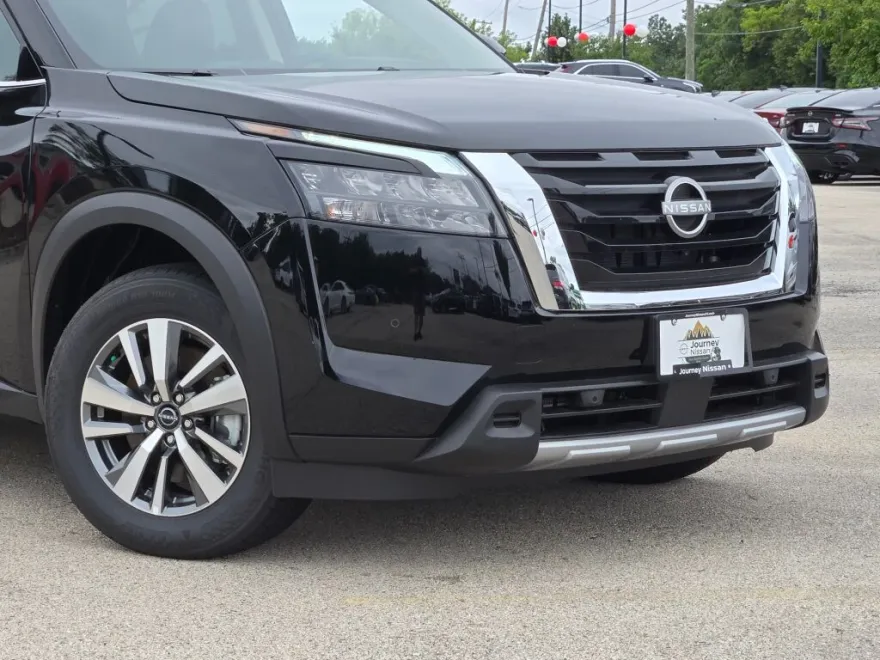 2025 Nissan Pathfinder SL photo 1