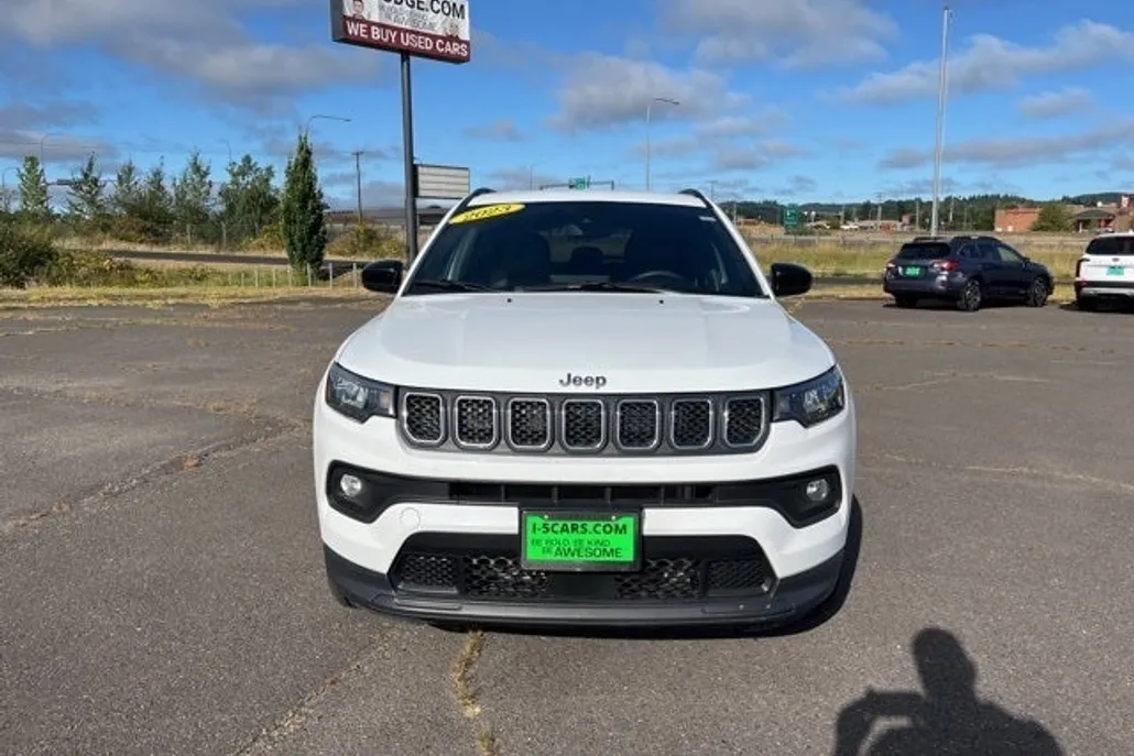 2023 Jeep Compass Latitude photo 1