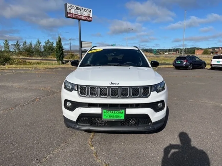 2023 Jeep Compass Latitude photo 1