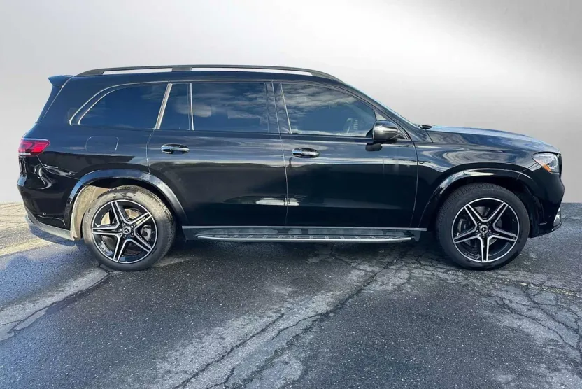 2023 Mercedes Benz GLS 580 4MATIC photo 1