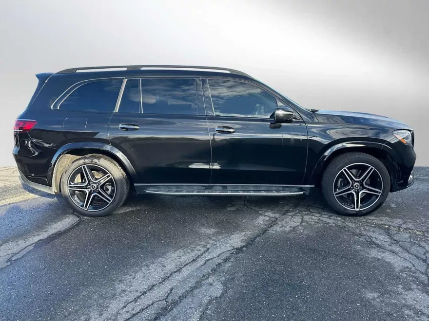 2023 Mercedes Benz GLS 580 4MATIC photo 1