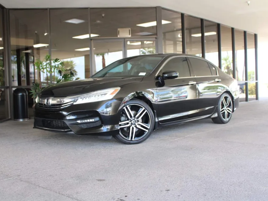 2016 Honda Accord Touring photo 1