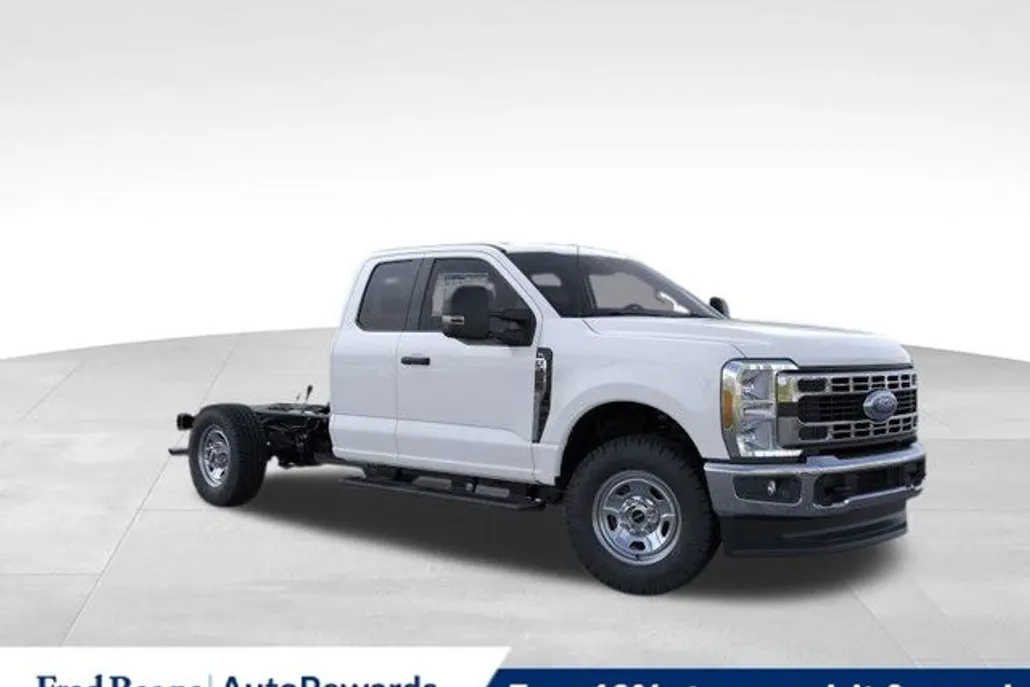 2025 Ford F-350 XL photo 1